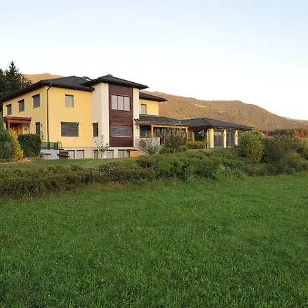 Frühstückspension Wellness Waldhof 3*