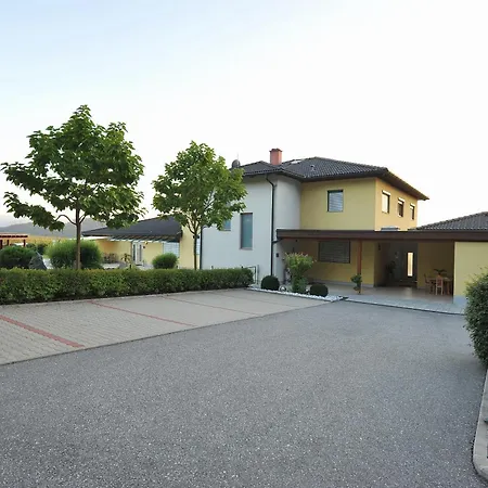 Wellness Waldhof Bed & Breakfast 3*